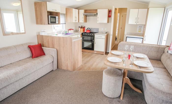 Lakeside Caravan Park - hire caravans